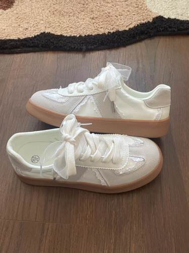 敲有少女感的蕾丝德训鞋！