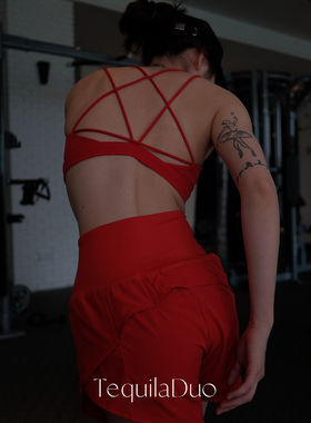 TD明亮正红色美背设计高强度健身运动内衣速干防走光休闲健身短裤