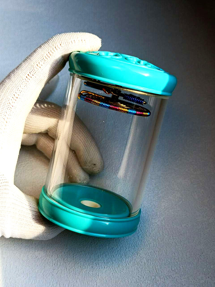 海派虫具杨连平制德国多彩密胺梅花七孔60径蝈蝈罐 鸣虫罐 配胆簧