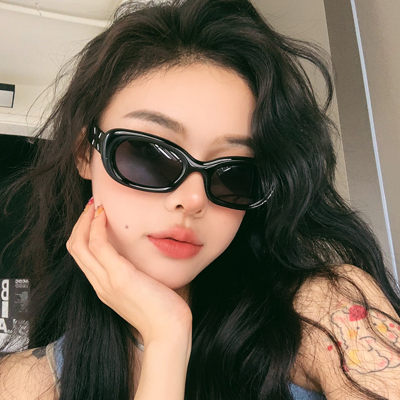 桔里椭圆个性辣妹女款防风太阳镜