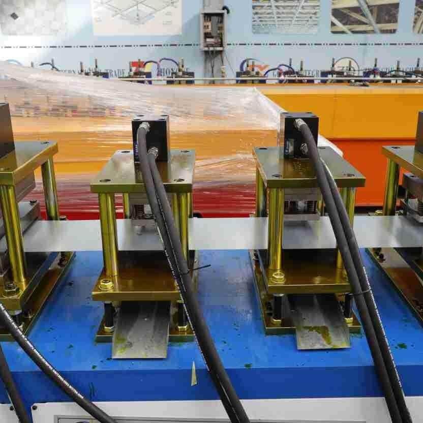 工具房顶梁边框设备工具房工具房顶梁边框冷弯机顶梁边框压瓦机,五金/工具,其他机械五金,淘宝优惠券,粉丝福利购,淘宝优惠卷