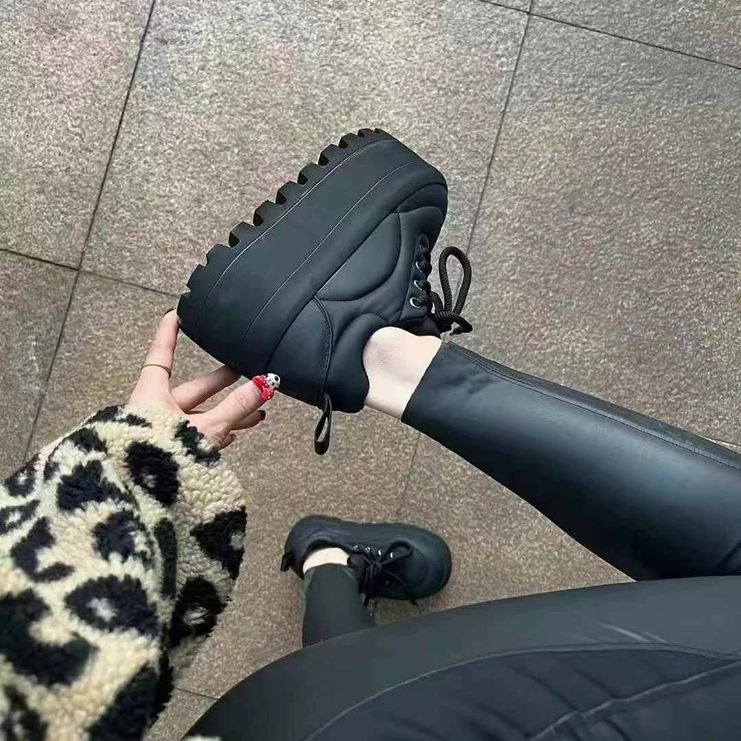 2025新款时尚百搭真皮休闲板鞋女厚底增高松糕底秋冬季