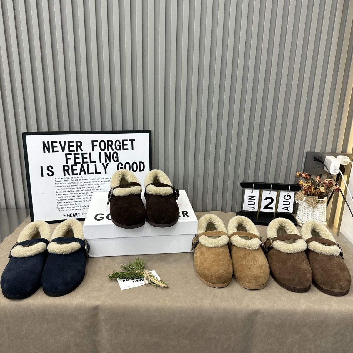 2025新款时尚百搭真皮雪地靴女加绒加厚保暖短靴磨砂棉鞋浅口