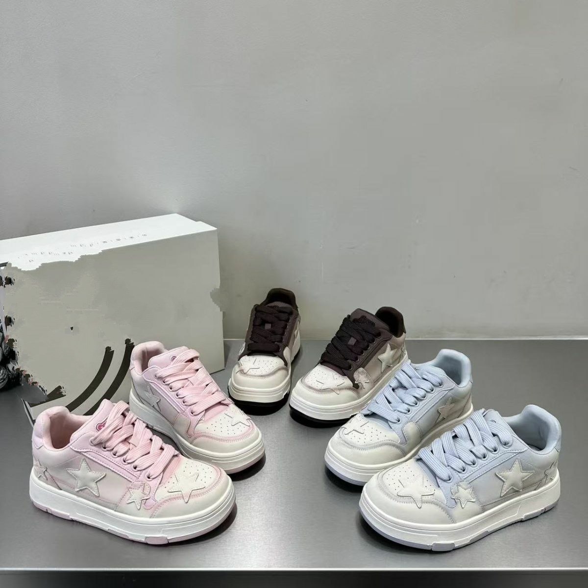 2025新款时尚百搭真皮休闲运动板鞋女厚底秋冬季