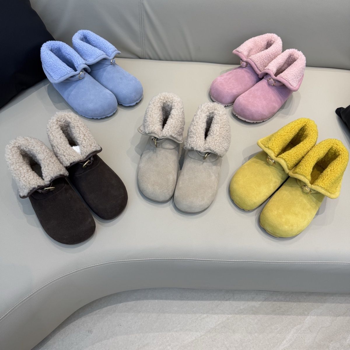 2025冬季新款时尚百搭真皮雪地靴女加绒加厚保暖短筒磨砂棉鞋短靴