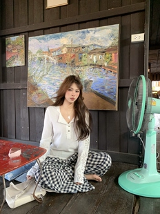 宅宅Athome 设计感白色镂空钩花亨利领长袖 T防晒罩衫 素简白茶
