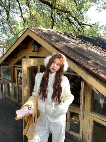 半饱小宅 | 北欧雪国 90白鸭绒针织插肩袖拼接短款羽绒服外套