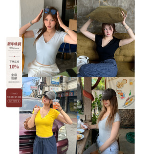 显瘦上衣 T恤基础短款 宅宅athome 仲夏讯号～纽扣v领正肩修身