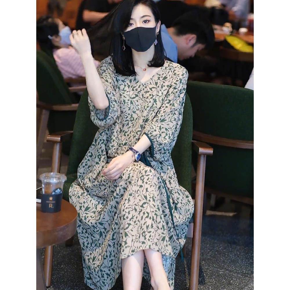欧洲站2024新款法式收腰系带长裙子遮肚子显瘦绿色碎花连衣裙女夏