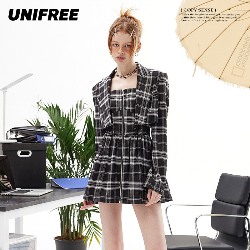 时尚套装黑白格子UNIFREE
