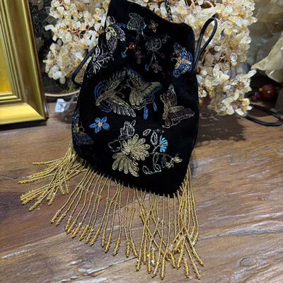 蝶戏繁华！真丝丝绒重工刺绣流苏包包！GZ6846