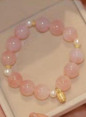 2026水蜜桃珍珠手链女款ins小众设计手持手串学生闺蜜生日