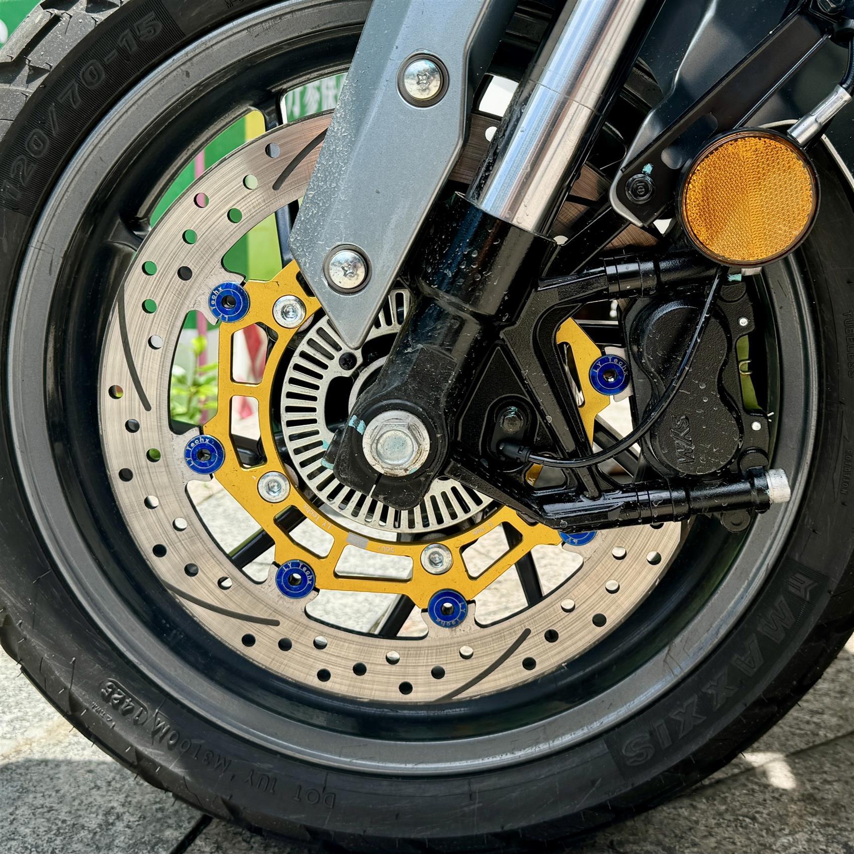 凌云改装三阳剑齿虎ADXTG改装刹车碟盘300MM加大尺寸碟半浮动