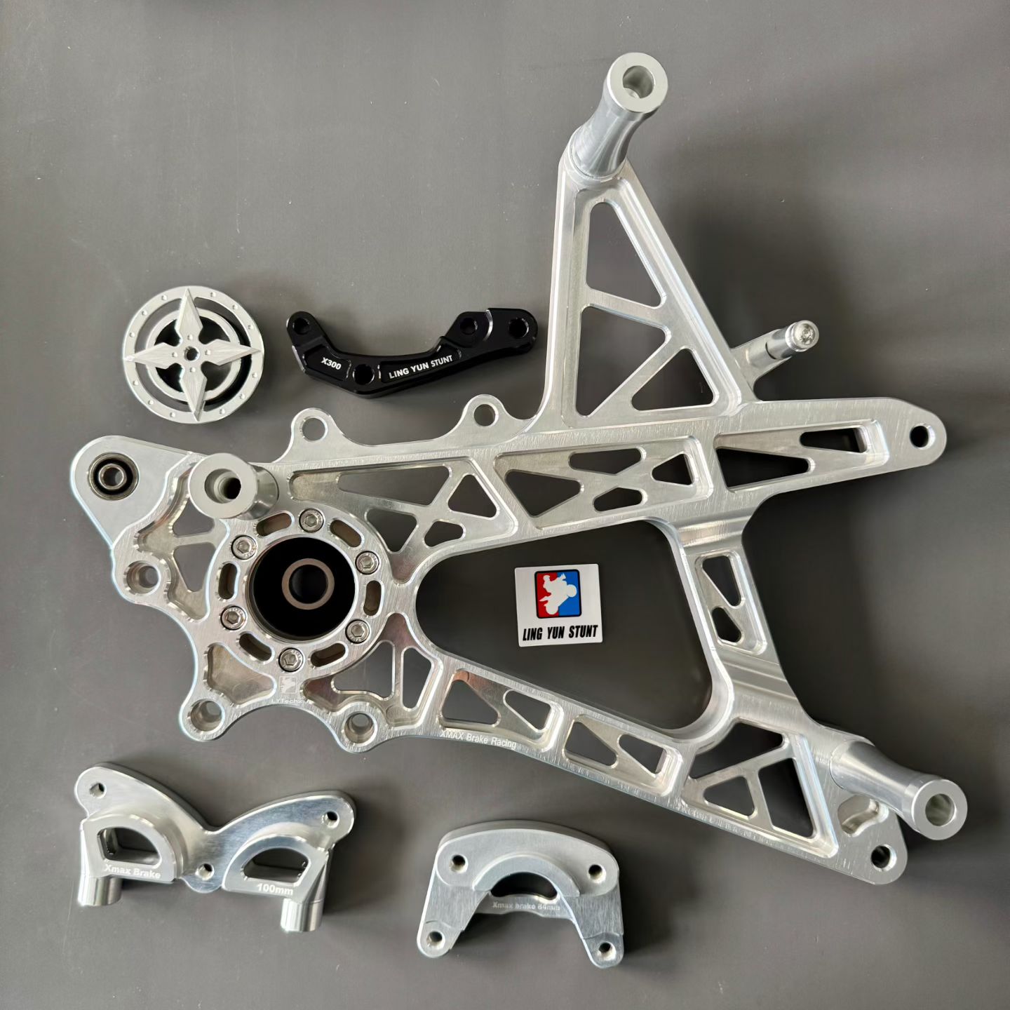 凌云改装25款XMAX300后摇臂后平叉后排骨下置螃蟹辐射卡钳原厂