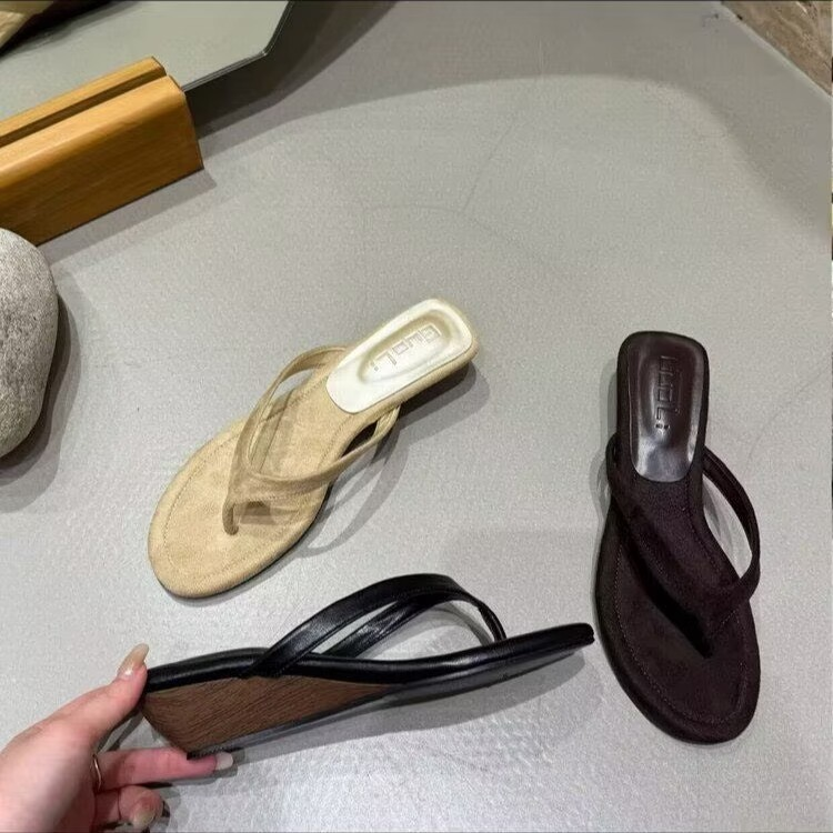 防滑高跟人字拖女夏外穿小众高级感度假凉拖鞋女夏季夹脚时尚潮流