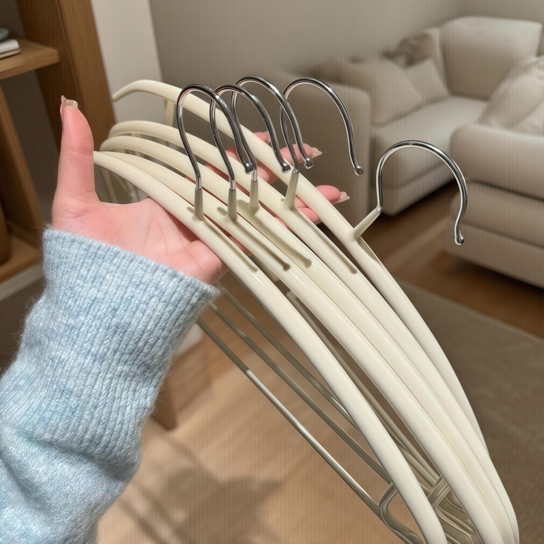 无痕衣架家用挂衣加粗加大防滑防肩角衣架晾衣服防滑护衣架子衣柜