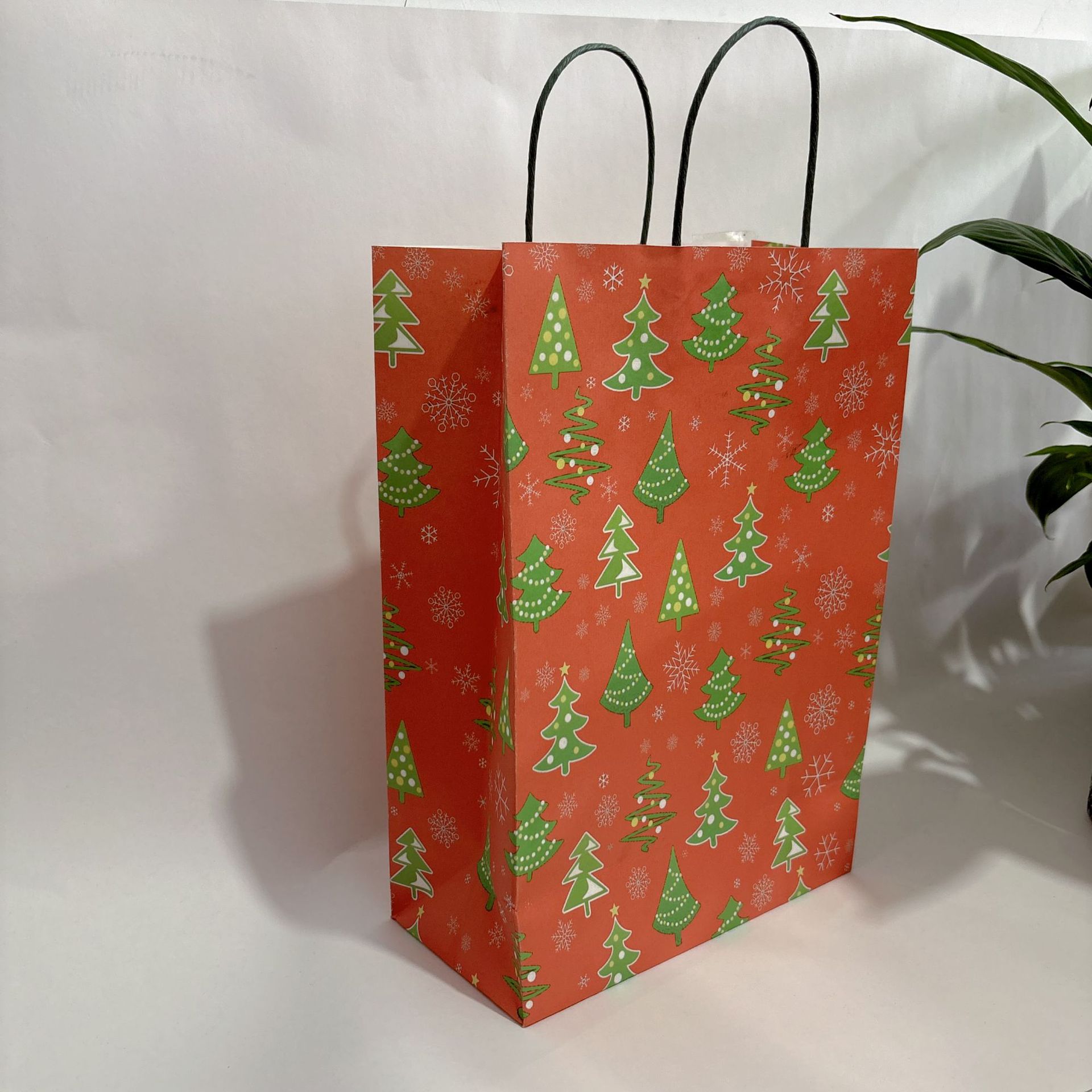 圣诞派对牛皮纸袋礼品袋可定制图案规格尺寸圣诞树纸袋礼物袋伴手