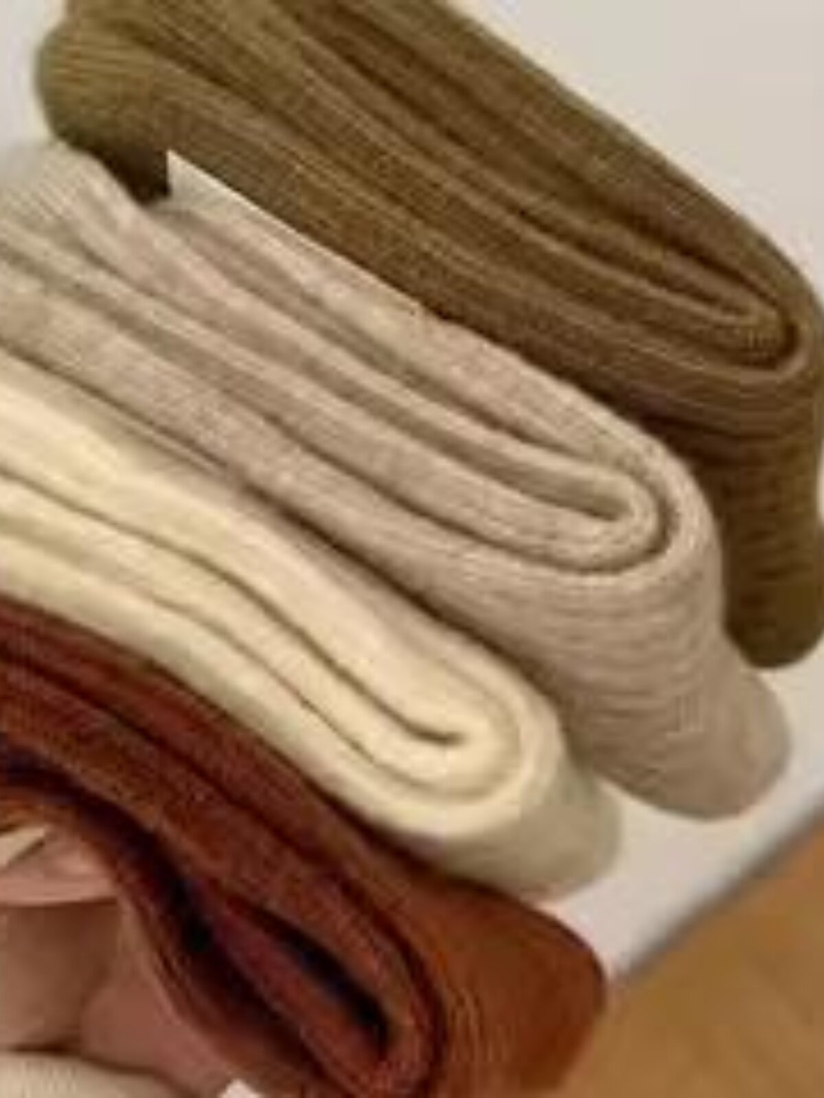 여성용 양모 양말 2024 가을 겨울 미드 튜브 양말 플러스 벨벳 두꺼운 인 트렌디 한 솔리드 컬러 따뜻한 감금 파일 스타킹