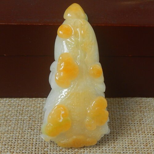 缅甸A货翡翠大马坎黄翡白菜挂件