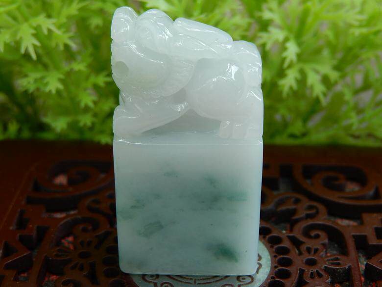 缅甸天然A货翡翠成品原石半明料玉石毛料冰糯种貔貅飘花印章 A685