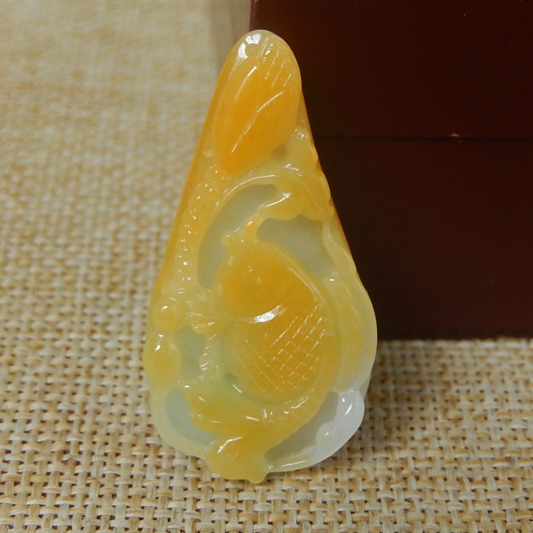 缅甸天然A货翡翠原石明料玉石毛料大马坎黄翡俏色荷花鱼挂件K7241