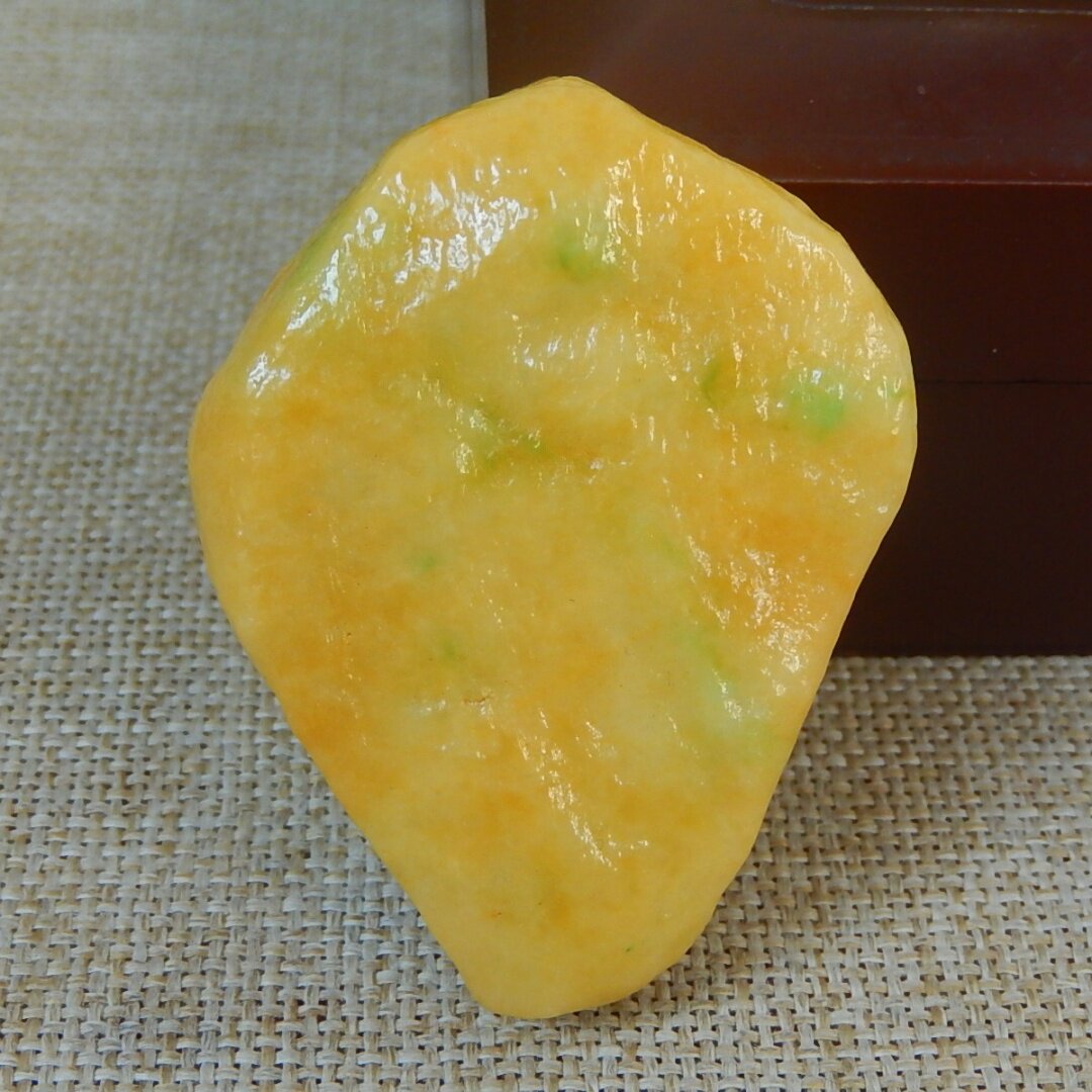 缅甸A货翡翠原石半明料玉石毛料大马坎黄加绿料子边角料挂件K9357