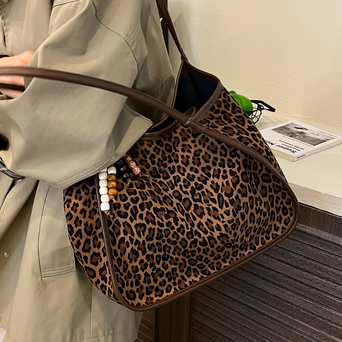 秋冬流行美拉德腋下包女2025新款复古百搭高级感上班通勤包托特包