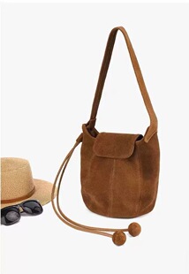 2025新款磨砂麂皮水桶包南瓜包女高级感小众设计单肩腋下斜挎包包