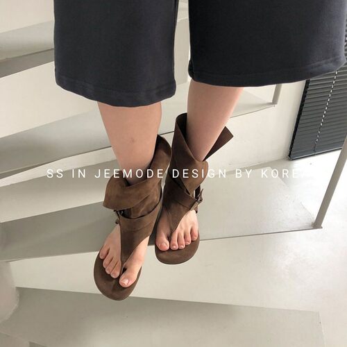 夹趾两穿侧镂空复古皮带扣凉靴女