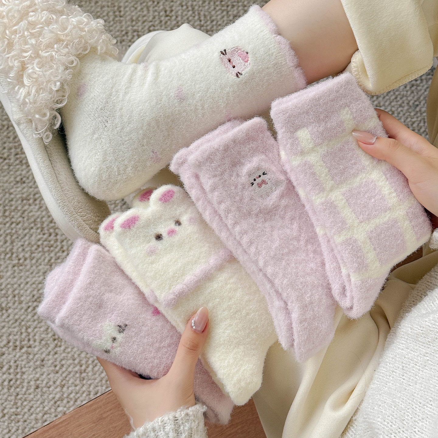 澳绒袜子秋冬加厚保暖中筒可爱小兔子粉色长筒睡眠地板2025新款