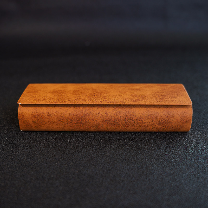 便携式女防压羊巴纹眼镜盒纯色复古男士眼睛盒子抗压防压翻盖设计