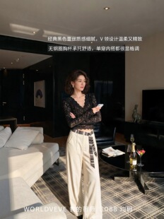 2026新款时尚休闲v领蕾丝带胸垫黑色长袖打底衫女性感上衣潮3088