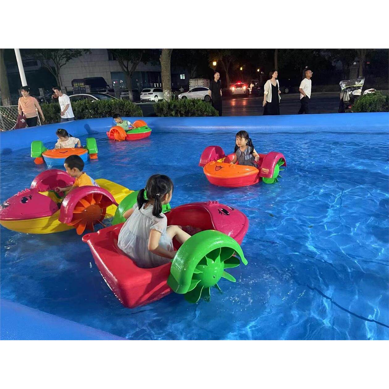 儿童手摇船电动碰碰船水上乐园玩具大型充气泳池游泳池