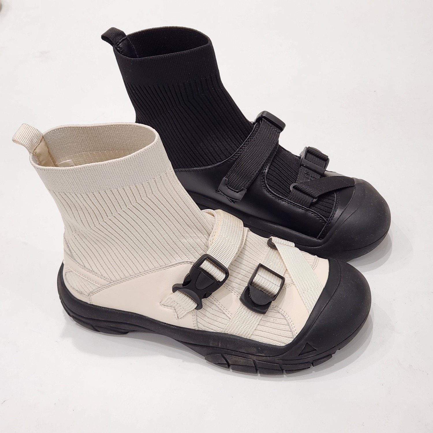 81109机车靴马丁靴飞织透气黑色