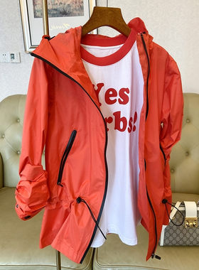 休闲踏青徒步连帽登山服冲锋衣