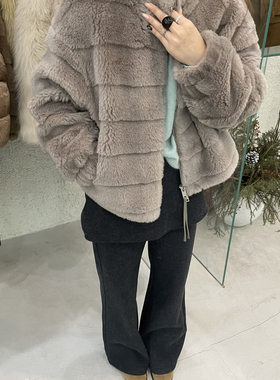 多多店皮毛一体轻奢质感双头拉链羊毛外套（含100绵羊毛）W25C422