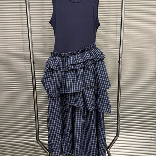 多多小众牌重工格子拼接撞色蛋糕开叉背心连衣裙(不含项链)Q646