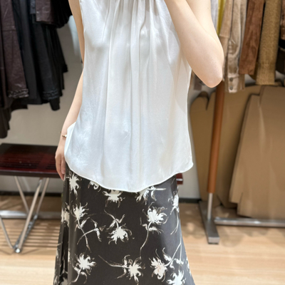 多多式立领高级设计感捏褶无袖显瘦光泽小衫(桑蚕丝)dz-SS20621