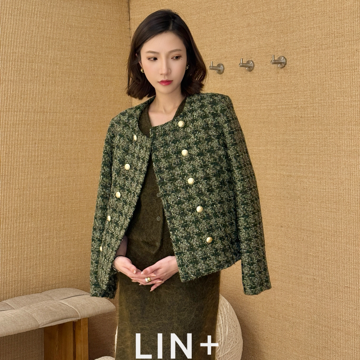 多多香羽绒系列冬上新～羊毛小香加厚粗花呢气质羽绒服A2022-1