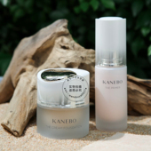 现货｜微哑光陶瓷肌日本Kanebo嘉娜宝臻萃养肤粉底霜 隔离乳