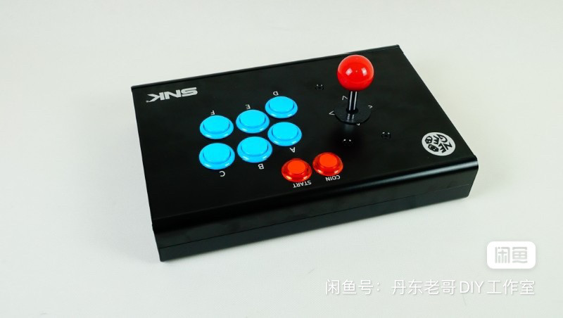 高端DB15针高端摇杆，可以接CBOx和AES接口的。街机格斗游戏必选