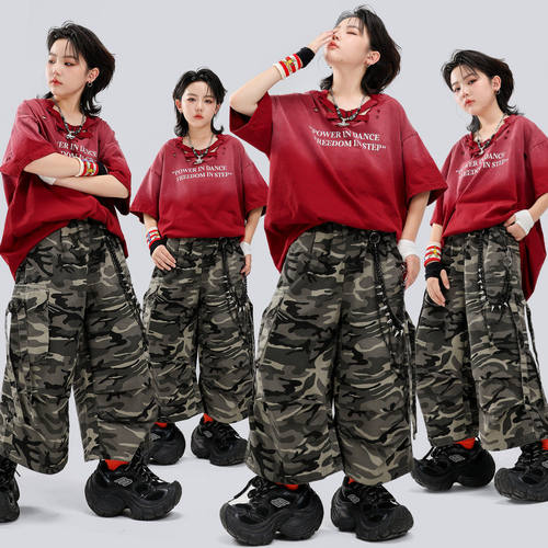 街舞儿童演出潮服嘻哈风夏季男童迷彩中裤套装少儿hiphop表演服装
