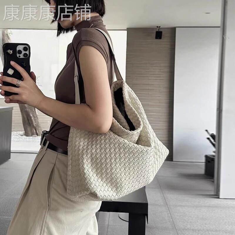 法国ZAMP手提编织托特包女2026新款大容量百搭单肩腋下斜挎水桶包