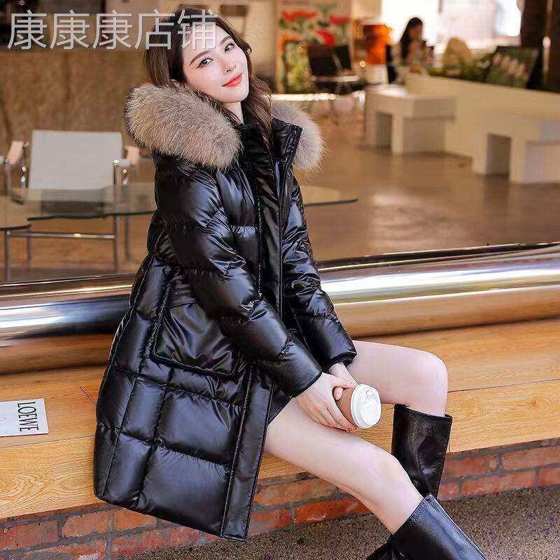 羽绒服女2026新款冬季中长款亮面免洗加厚保暖连帽子时尚纯色外套