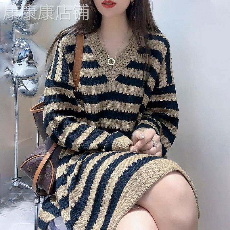 条纹针织连衣裙女春秋季欧货慵懒风配大衣长袖打底裙中长款毛衣裙