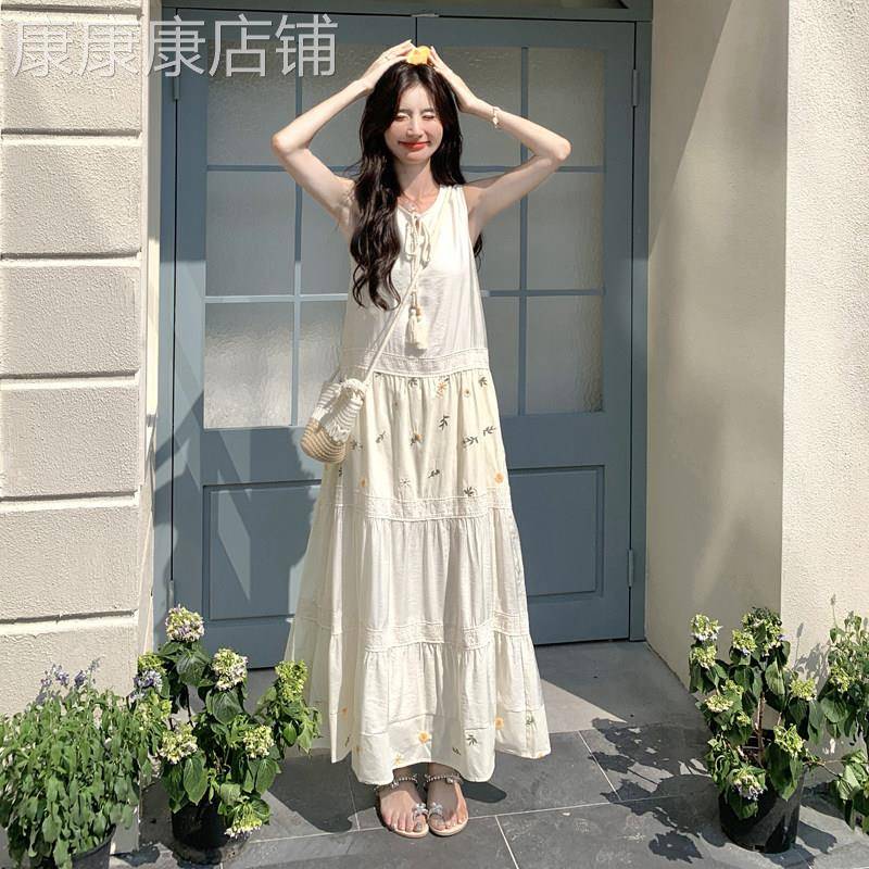 森系小清新碎花拼接无袖洋装女夏2026新款甜美度假风背心长裙子