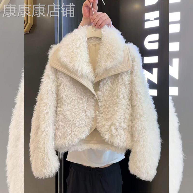 2025新款爆款白色短款皮毛一体羊羔毛环保皮草翻领毛毛外套女冬季