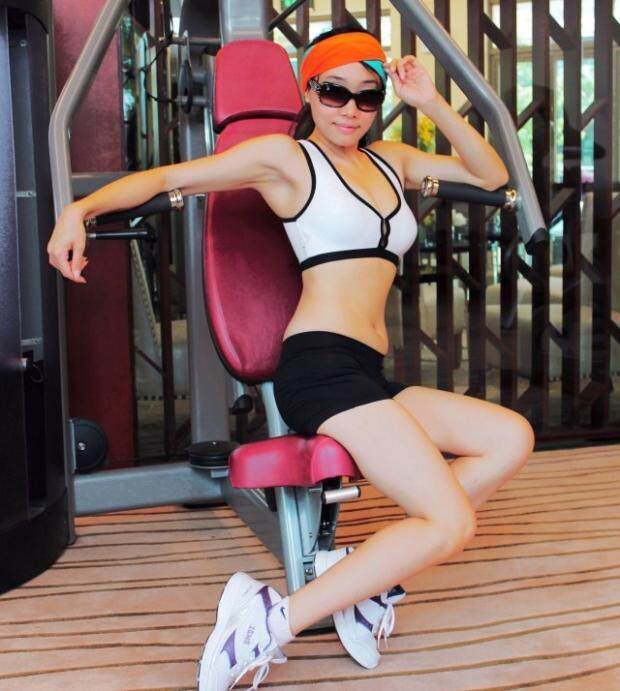 速干JennyQ运动短裤健身服健美/瑜珈/跳操舞蹈瑜伽训练跑步比赛