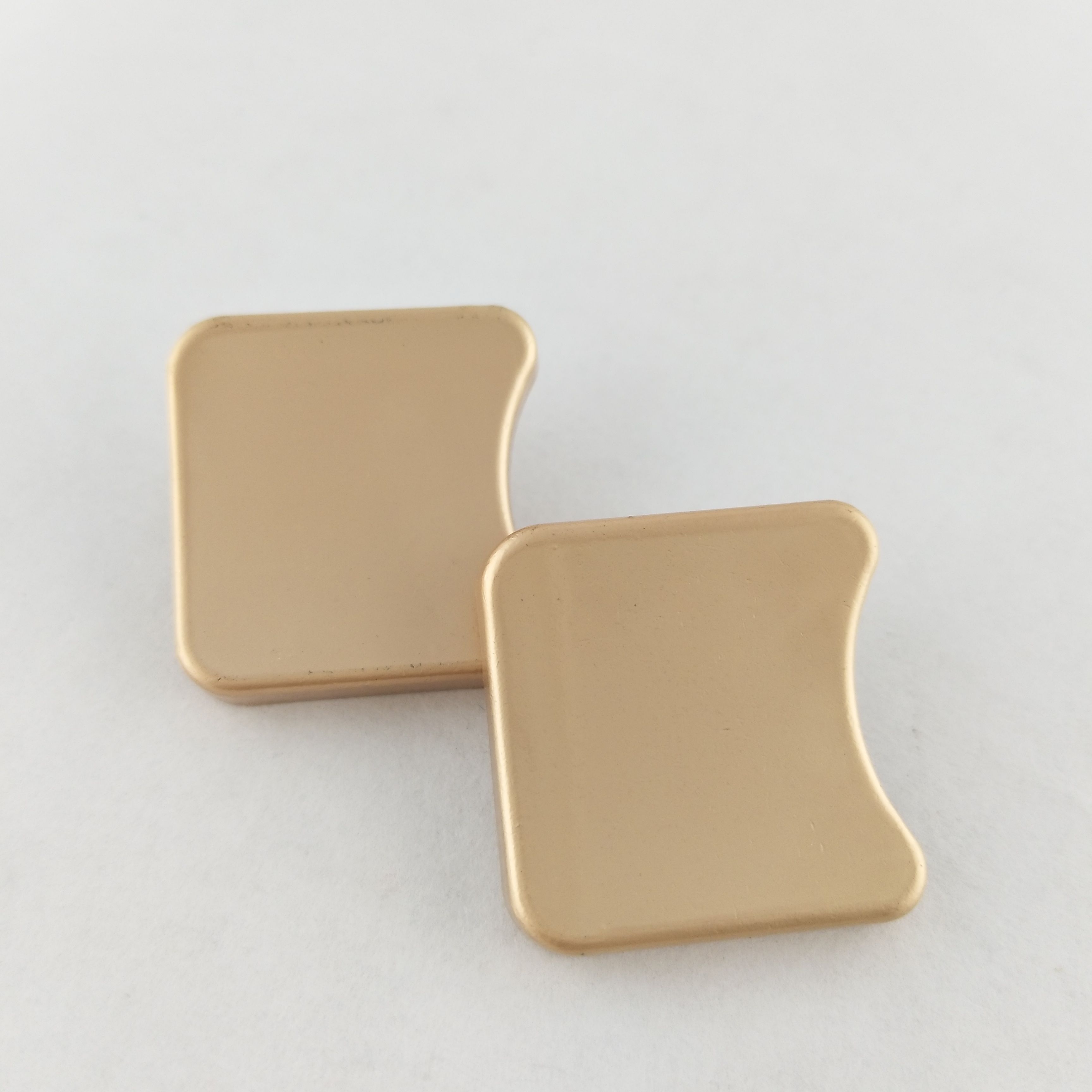 优质以便以谢金属方形凹面不规则钮扣羽绒羊绒貂皮大衣裤裙百搭扣