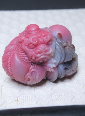 盐源玛瑙精品石包玉粉貔貅手把件摆件